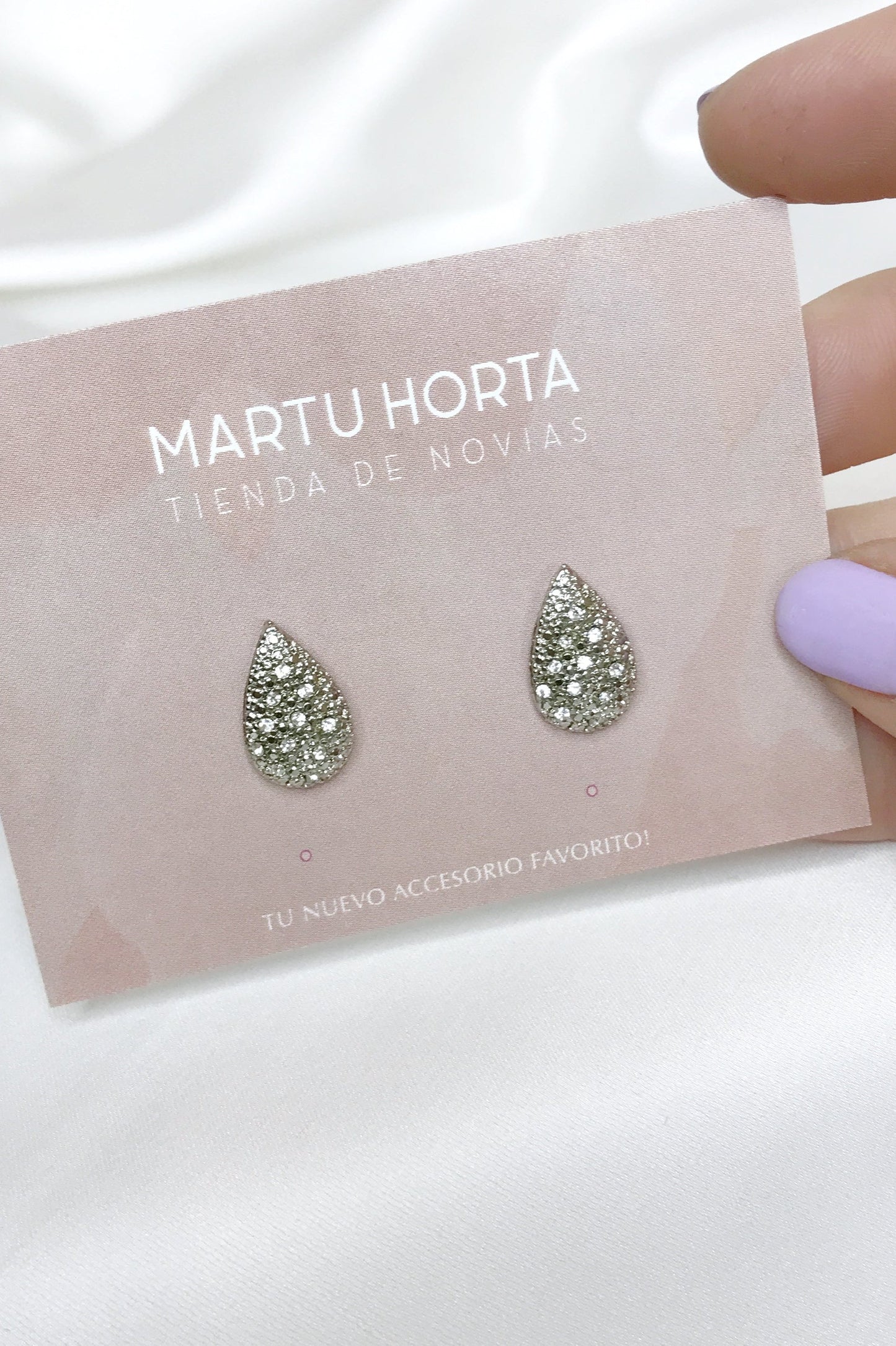 Aros gota plata strass
