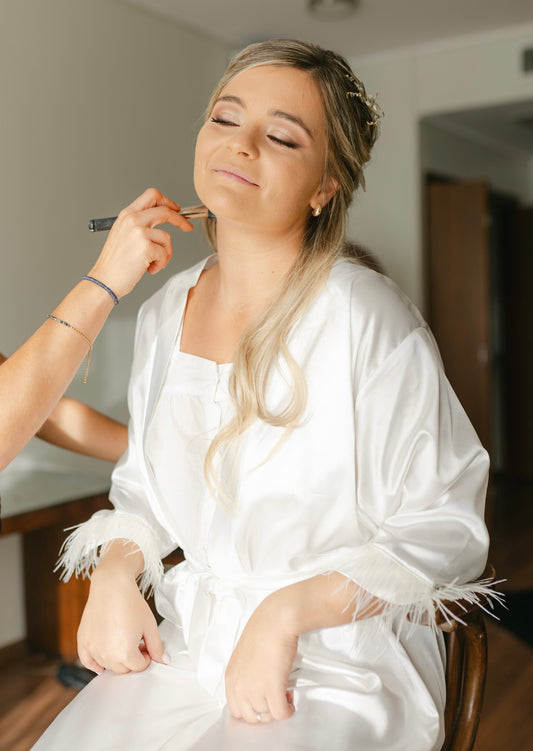 Bata_ white feather satín.